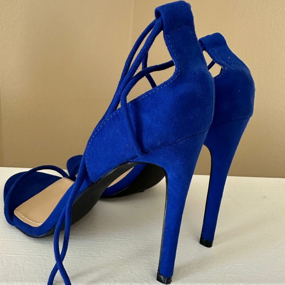 Heels - Picture 14 of 14